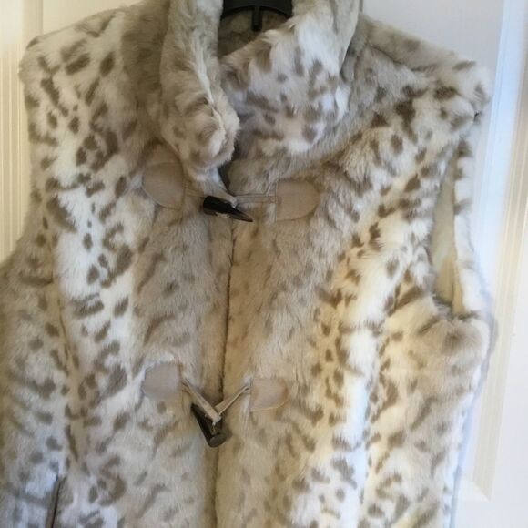 NWOT. Coldwater Creek Sz M Faux Fur Outerwear Vest - Picture 6 of 6